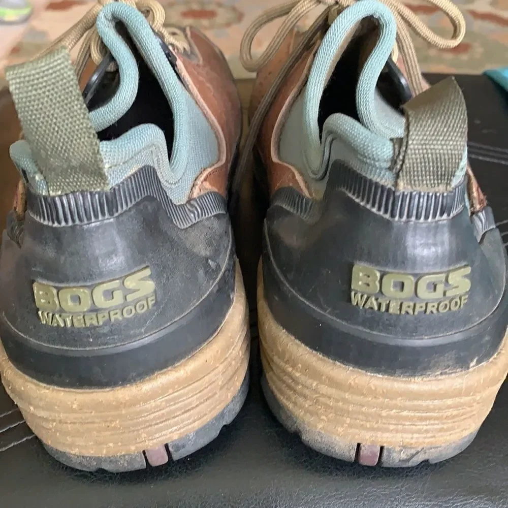 EUC MEN’S SIZE 8 WATERPROOF LACE-UP OSMOSIS LO MT BOGS